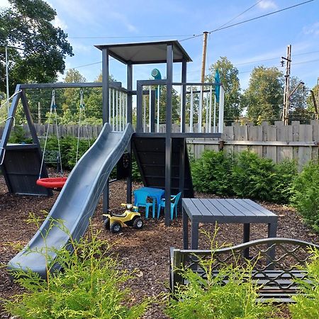 Green Garden & Private Parking Apartments With Playground รีกา ภายนอก รูปภาพ
