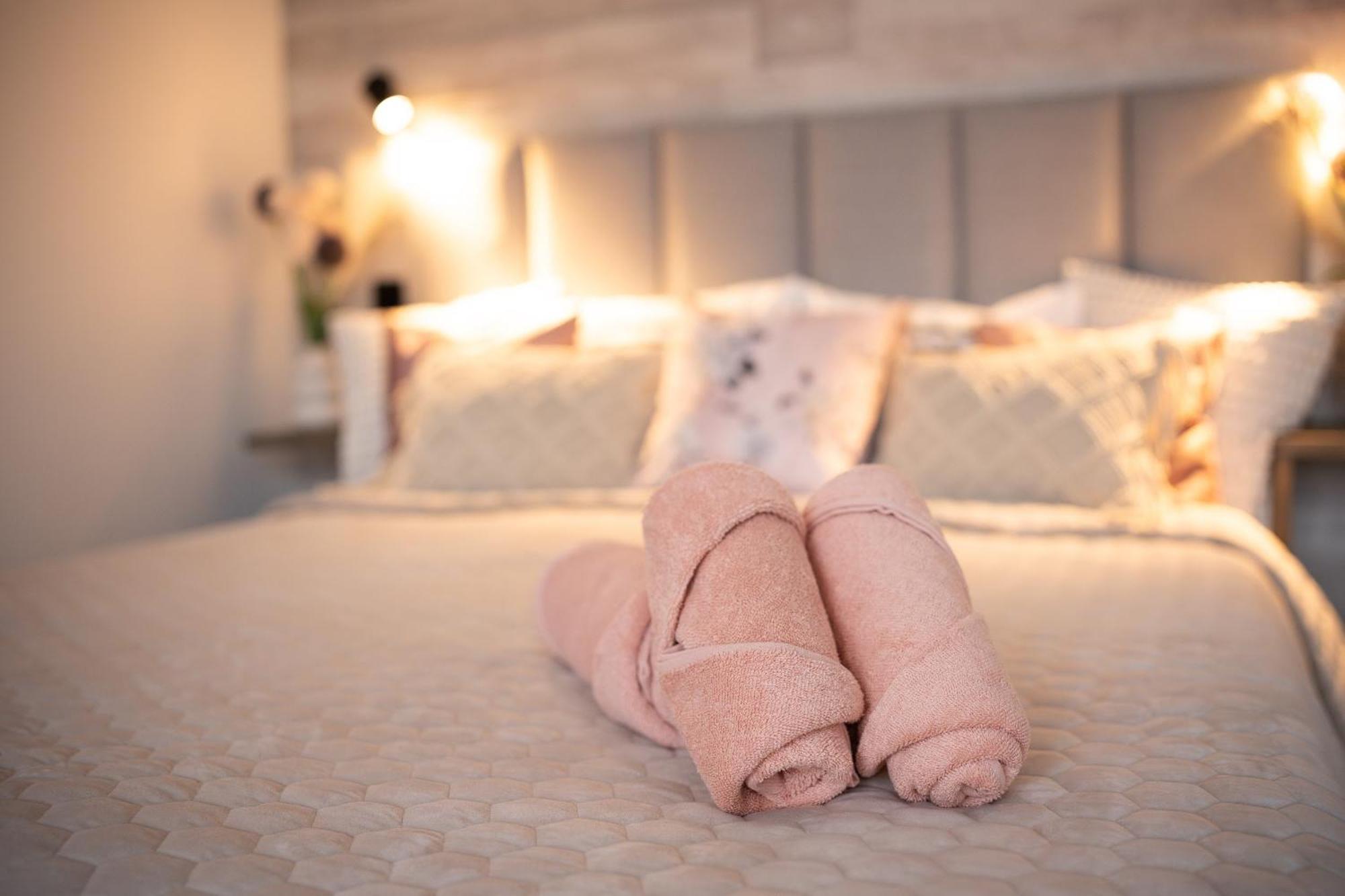 Green Garden & Private Parking Apartments With Playground รีกา ภายนอก รูปภาพ